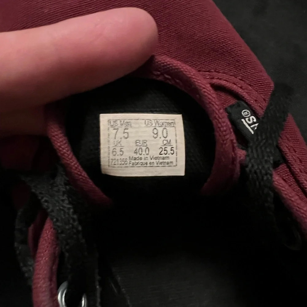 Vans Authentic Shoe Women’s size 9 / Men’s 7.5 Normal Width Port Royal Red - Picture 4 of 10